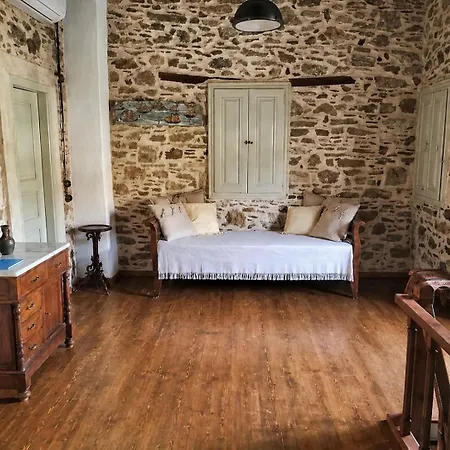 Restored 1800s Traditional Maisonette With Castle View Hébergement de vacances Agia Marina (Leros)