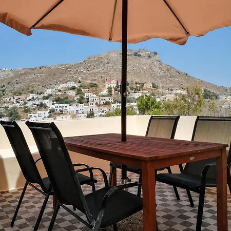 Restored 1800s Traditional Maisonette With Castle View Hébergement de vacances