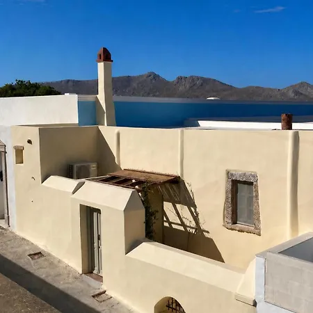 Restored 1800s Traditional Maisonette With Castle View Hébergement de vacances *